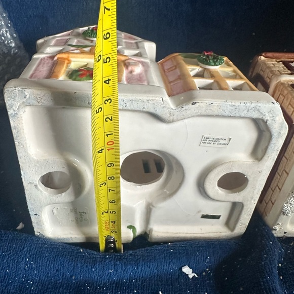 LOT OF 2 Christmas Village High Gloss Glaze Lighted Houses Cottages Taiwan 7” H - Picture 6 of 9